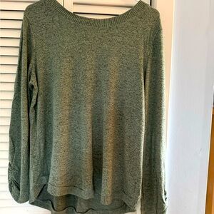 Fortune & Ivy top, size L. Green and black speckled, very soft.